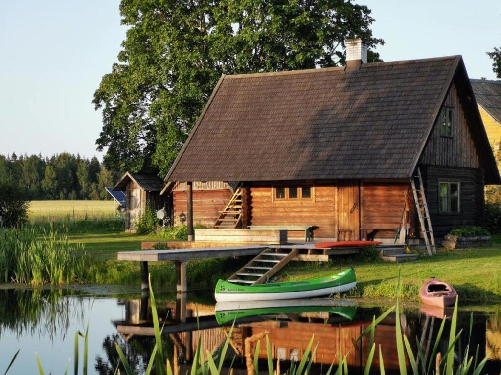 Lokko Talu Puhkemaja Villa Mustakurmu Buitenkant foto